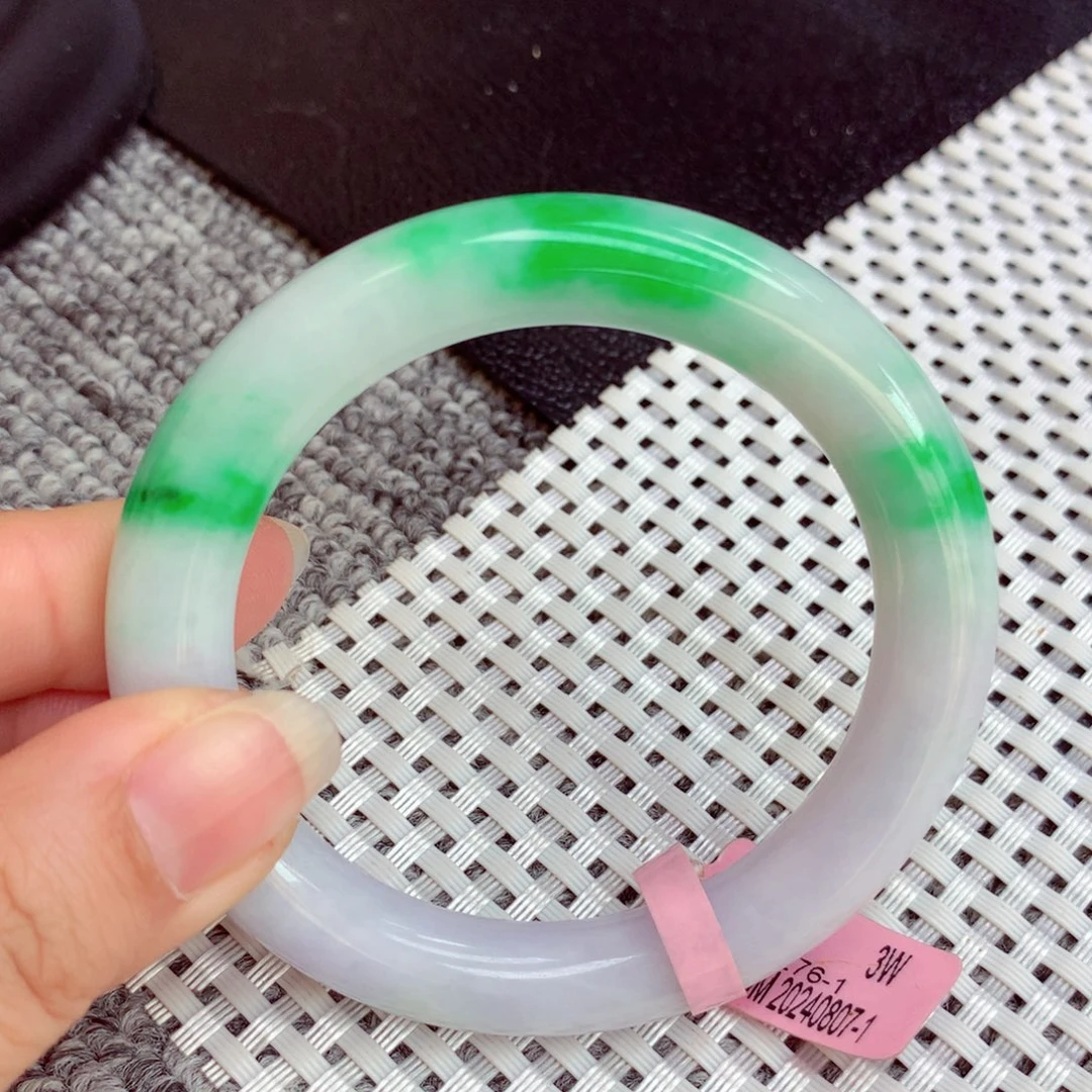 翡翠手镯未镶嵌缅甸