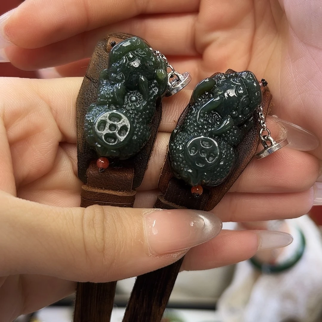 和田玉手链未镶嵌皮球发其一