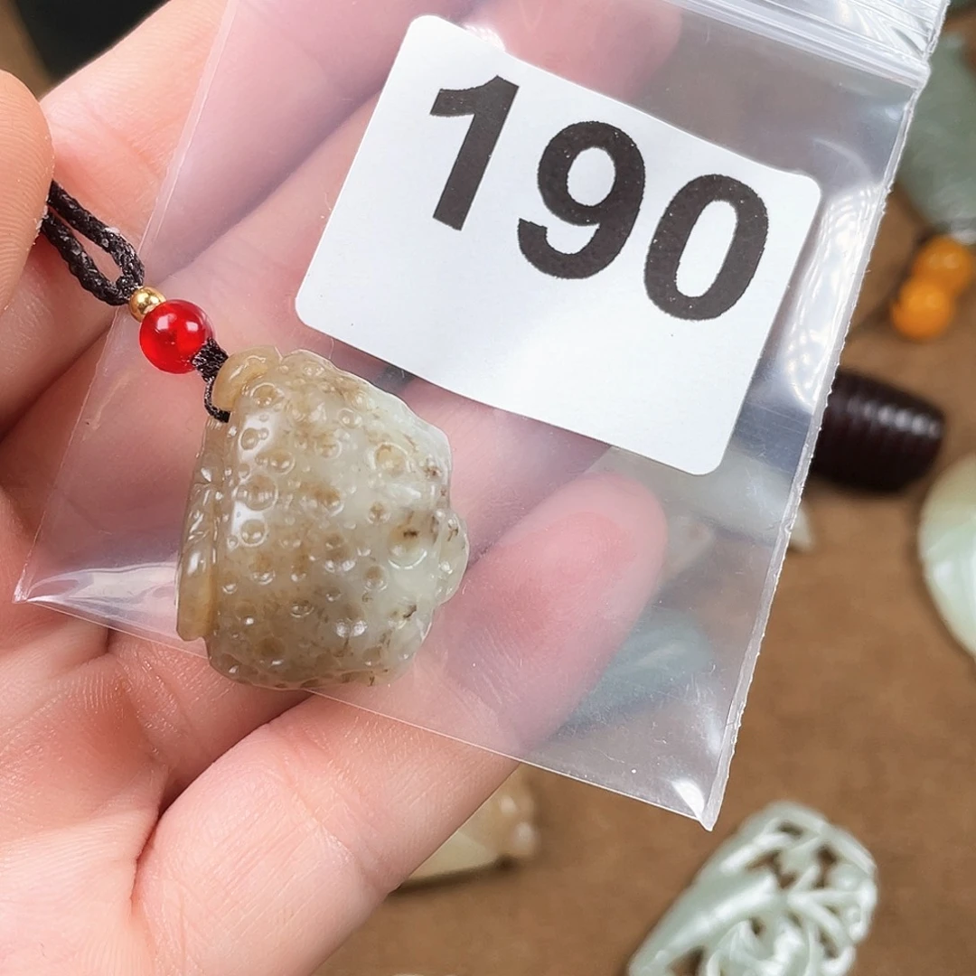 和田玉（糖玉）未镶嵌颈饰