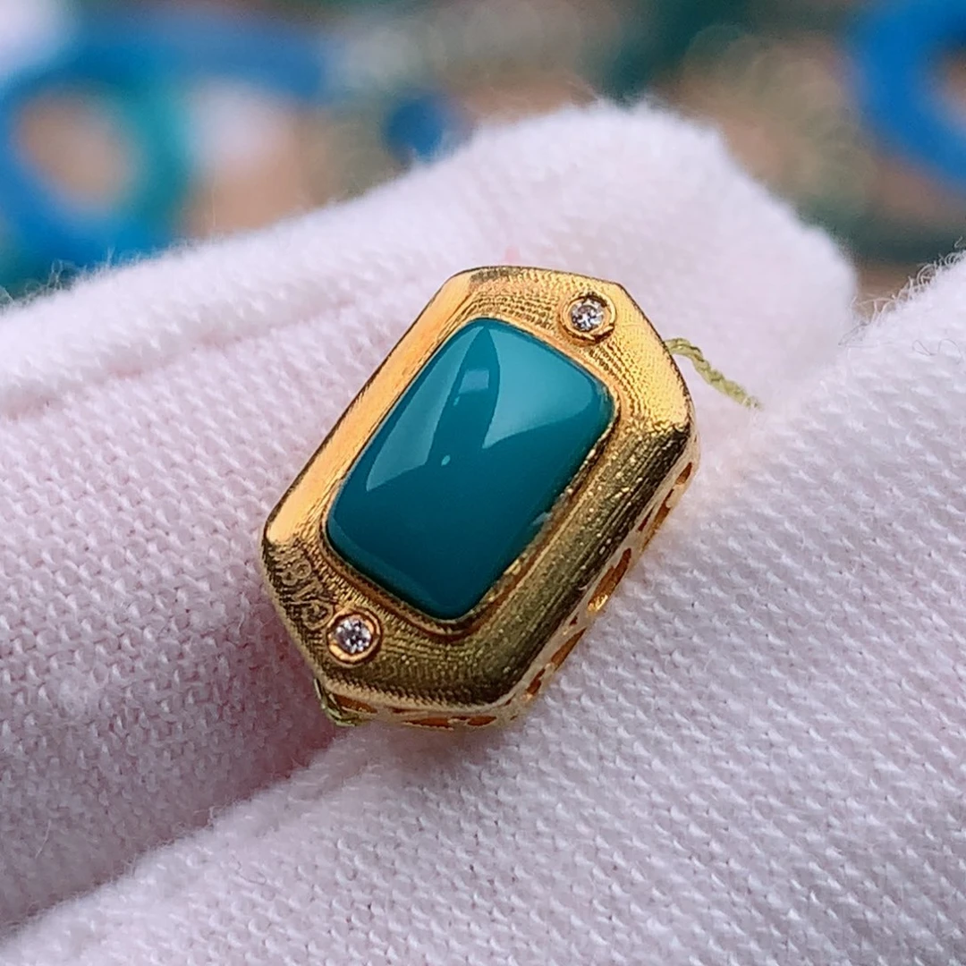 18K金镶嵌绿松石珠宝奇石备云