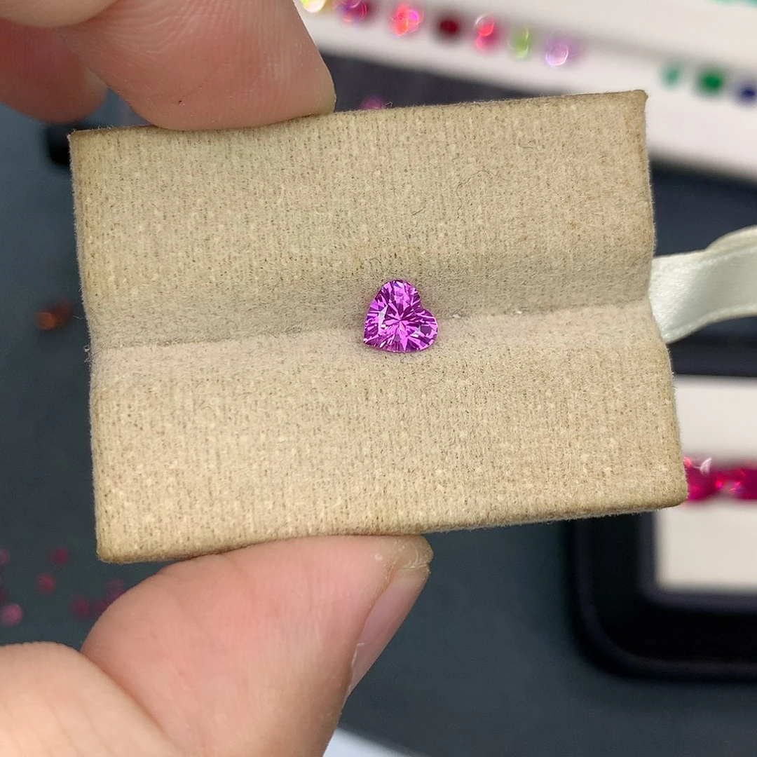 彩色蓝宝石裸石小精品69分精切紫蓝宝