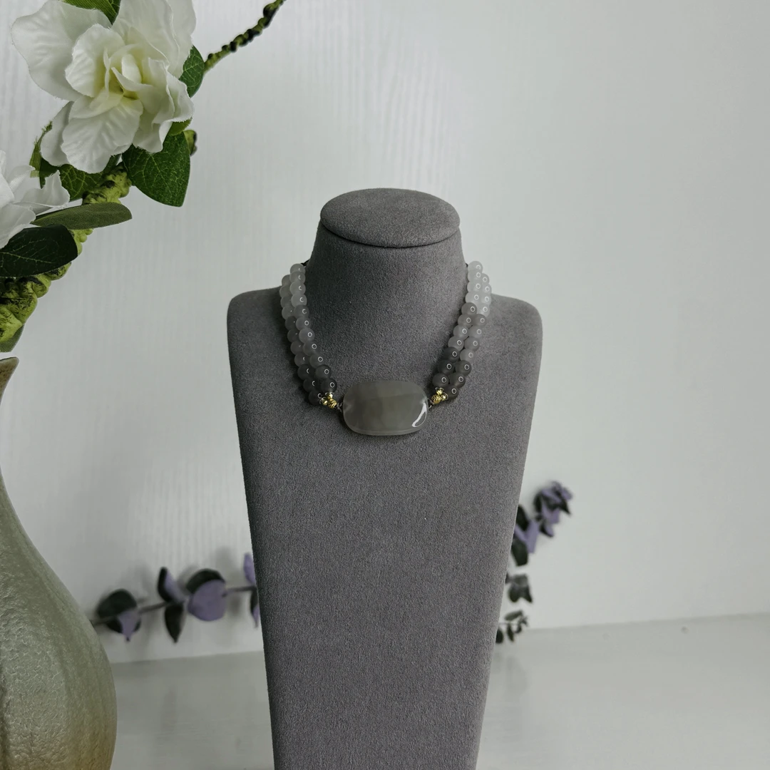 壹屿珠宝     和田玉典藏牌子手串