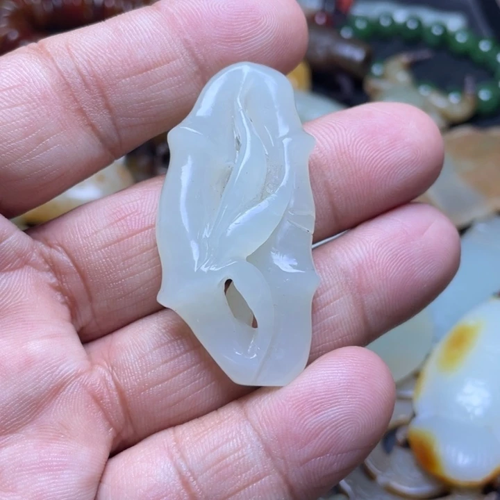和田玉未镶嵌吊坠(不含链)M*