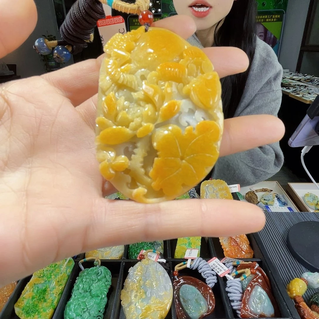 颈饰未镶嵌翡翠一