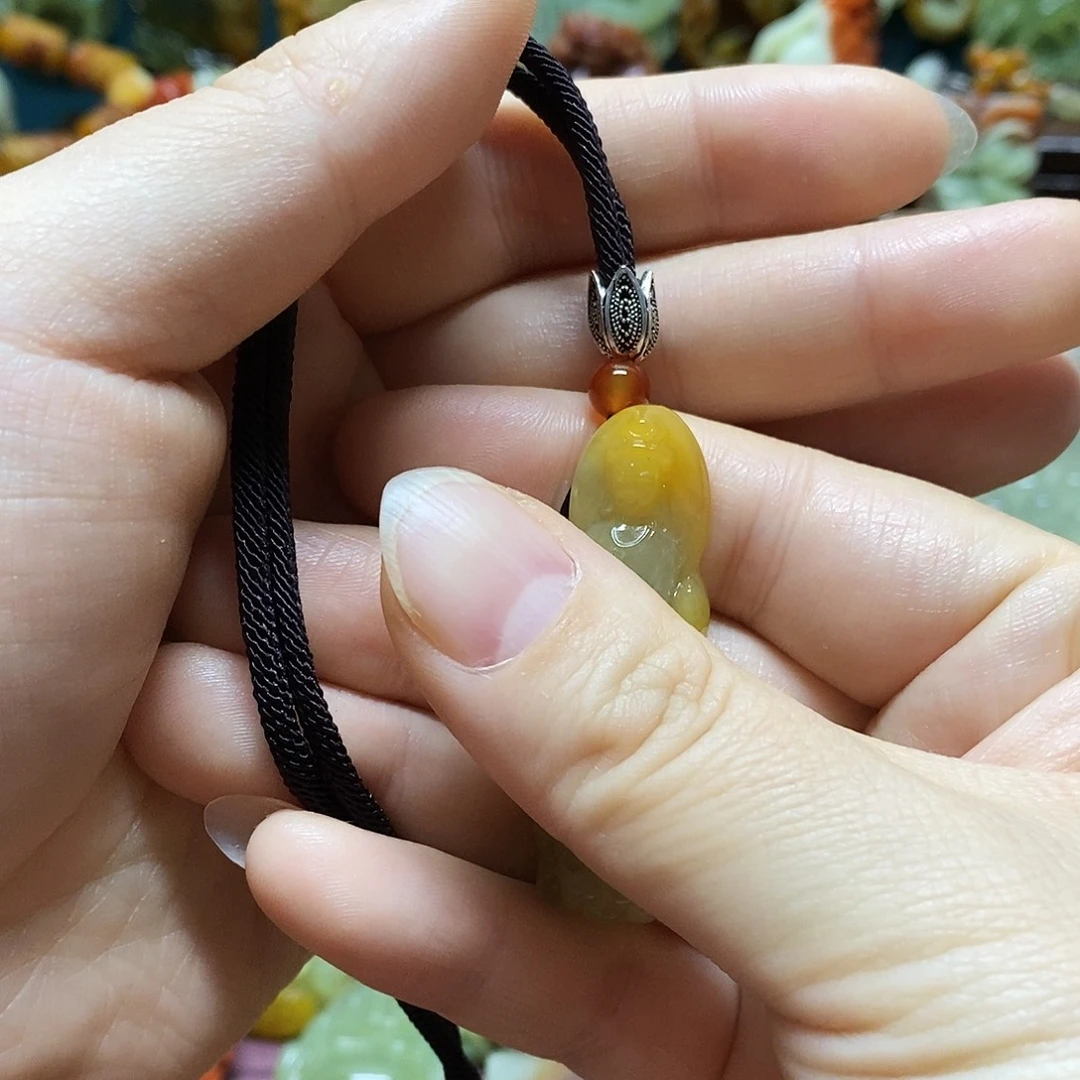 6***7岫玉未镶嵌吊坠(赠链)