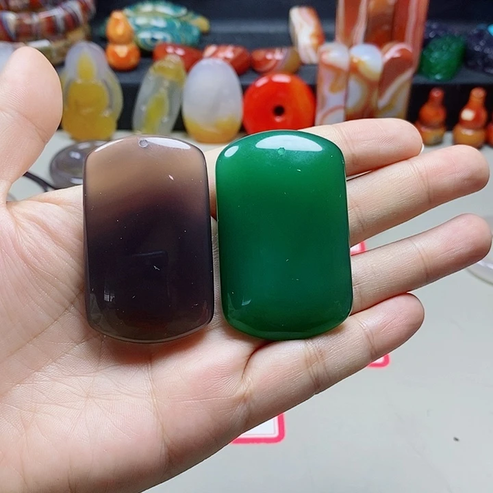 未镶嵌颈饰玛瑙/玉髓担**月