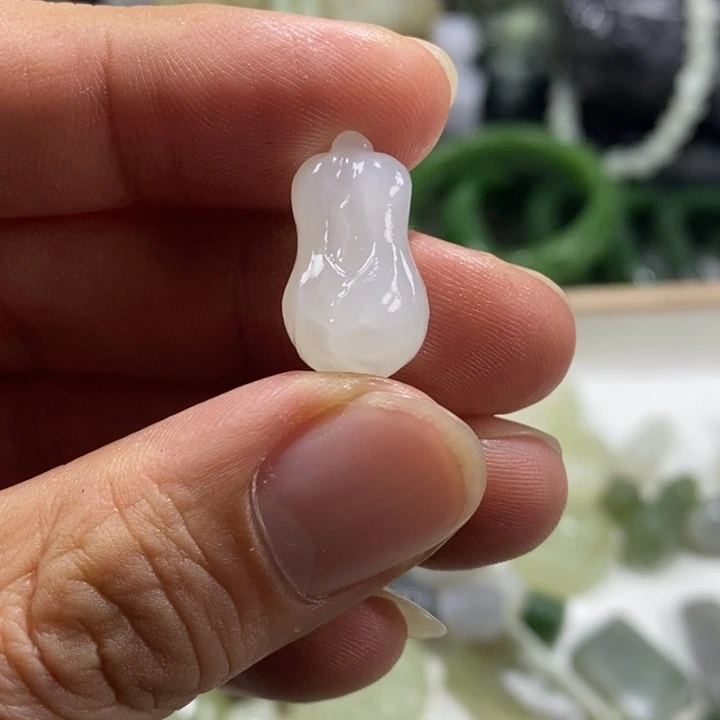 和田玉未镶嵌车挂