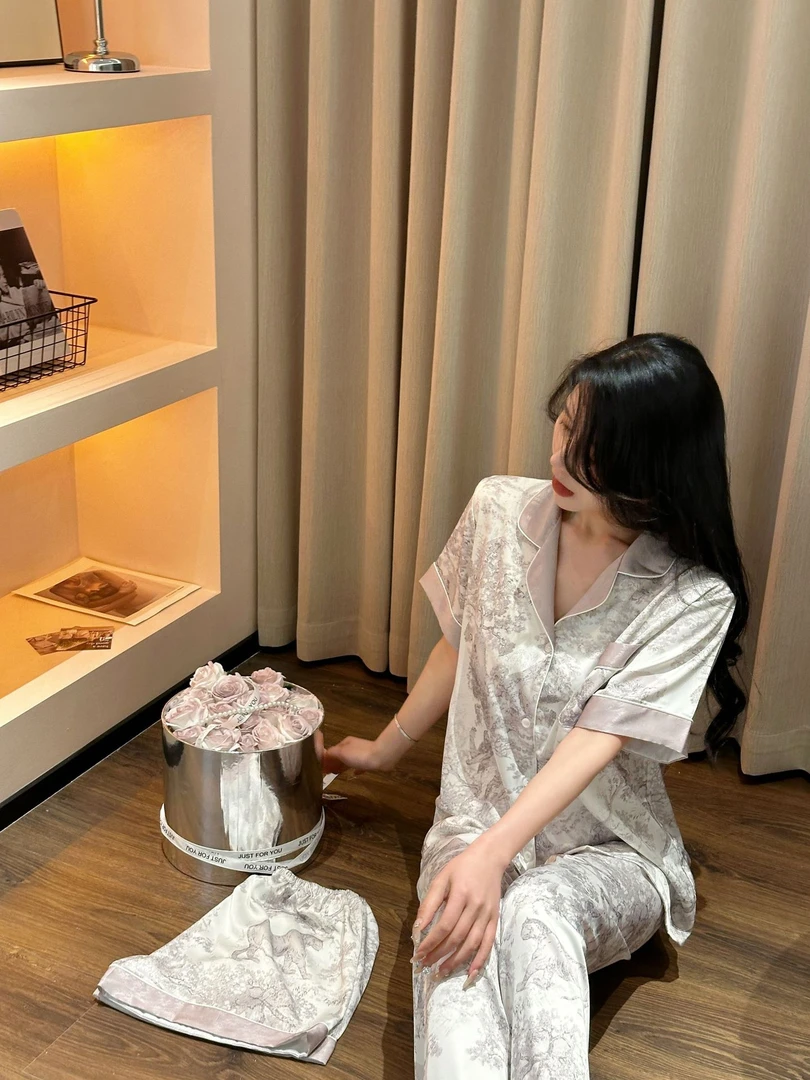 【高奢瑞灰】冰丝睡衣夏季薄款短袖三件套气质显瘦 网红套装女