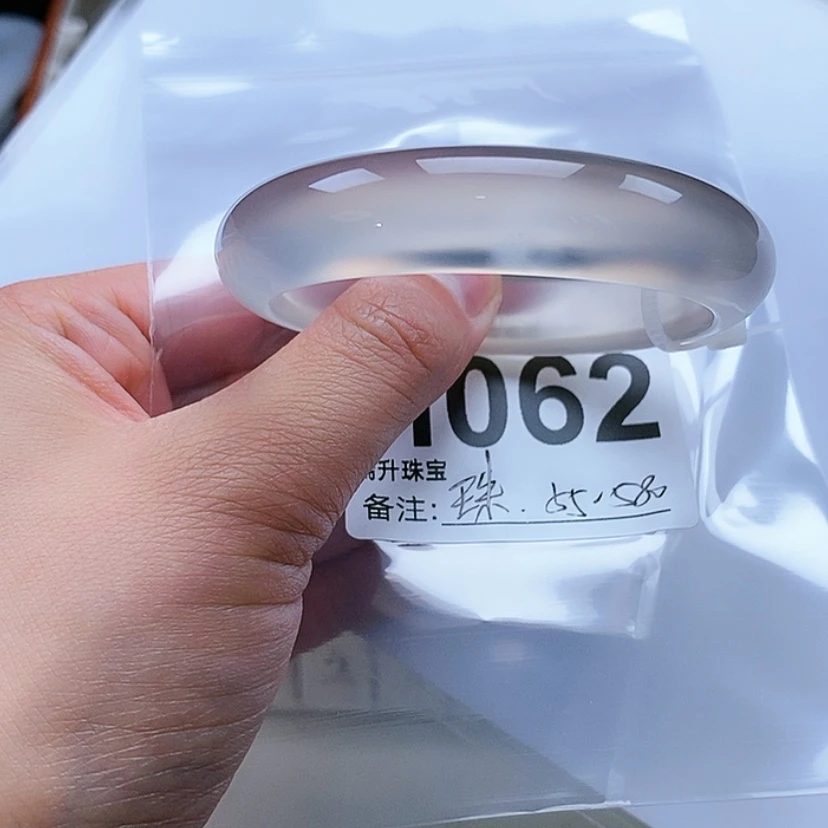 【闪购商品】玛瑙/玉髓手镯未镶嵌珠**晶
