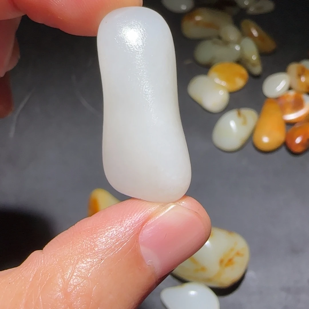 和田玉未镶嵌珠宝半成品