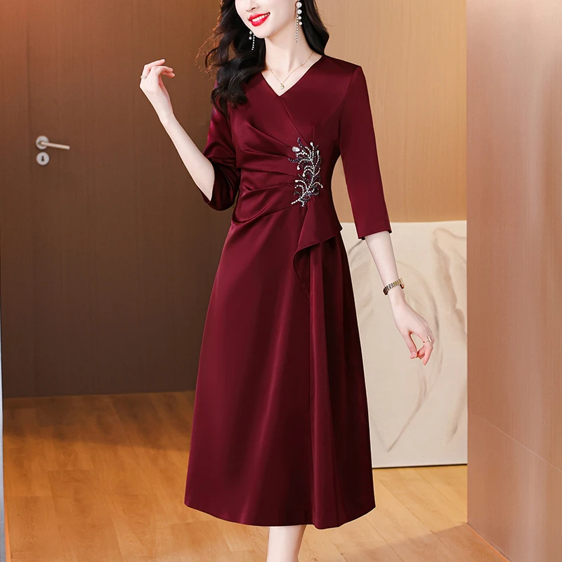 高贵轻喜妈妈婚礼礼服2025新款连衣裙喜服高端喜婆婆婚宴装