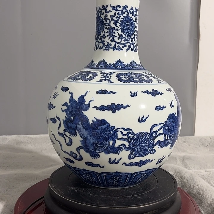 陶青花狮子滚绣球天球