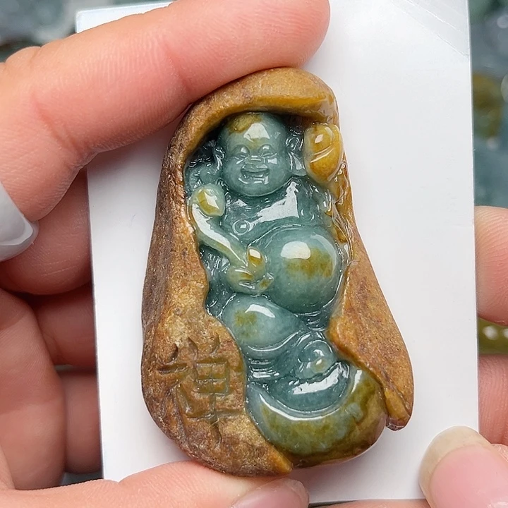 翡翠颈饰未镶嵌佛公