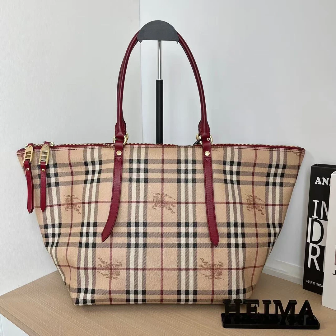 95新 BURBERRY/博柏利 11346628巴宝莉战马格纹托特包