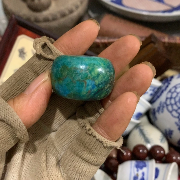 @***哥瓷片头像不一样吗、吐口水