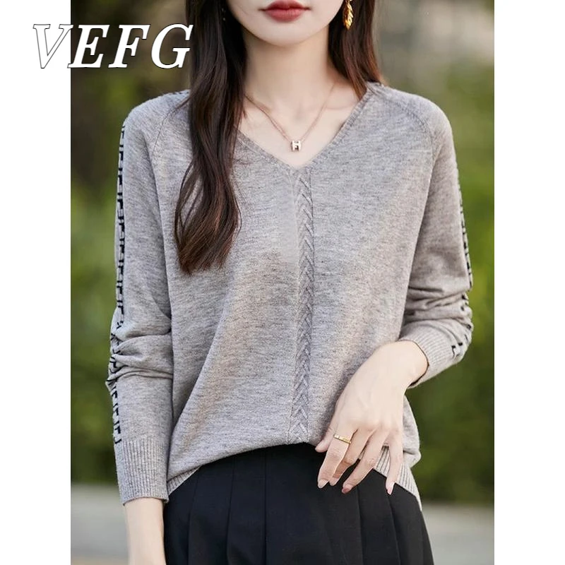 VEFG2025秋季新款V领女士精仿羊毛针织上衣宽松套头花袖设计感打