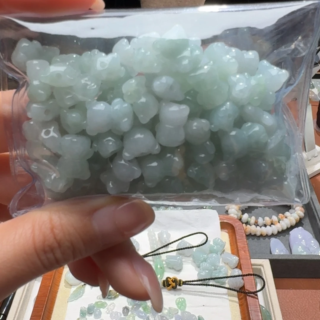 未镶嵌挂件翡翠福利1个，不包邮，拍邮费发货