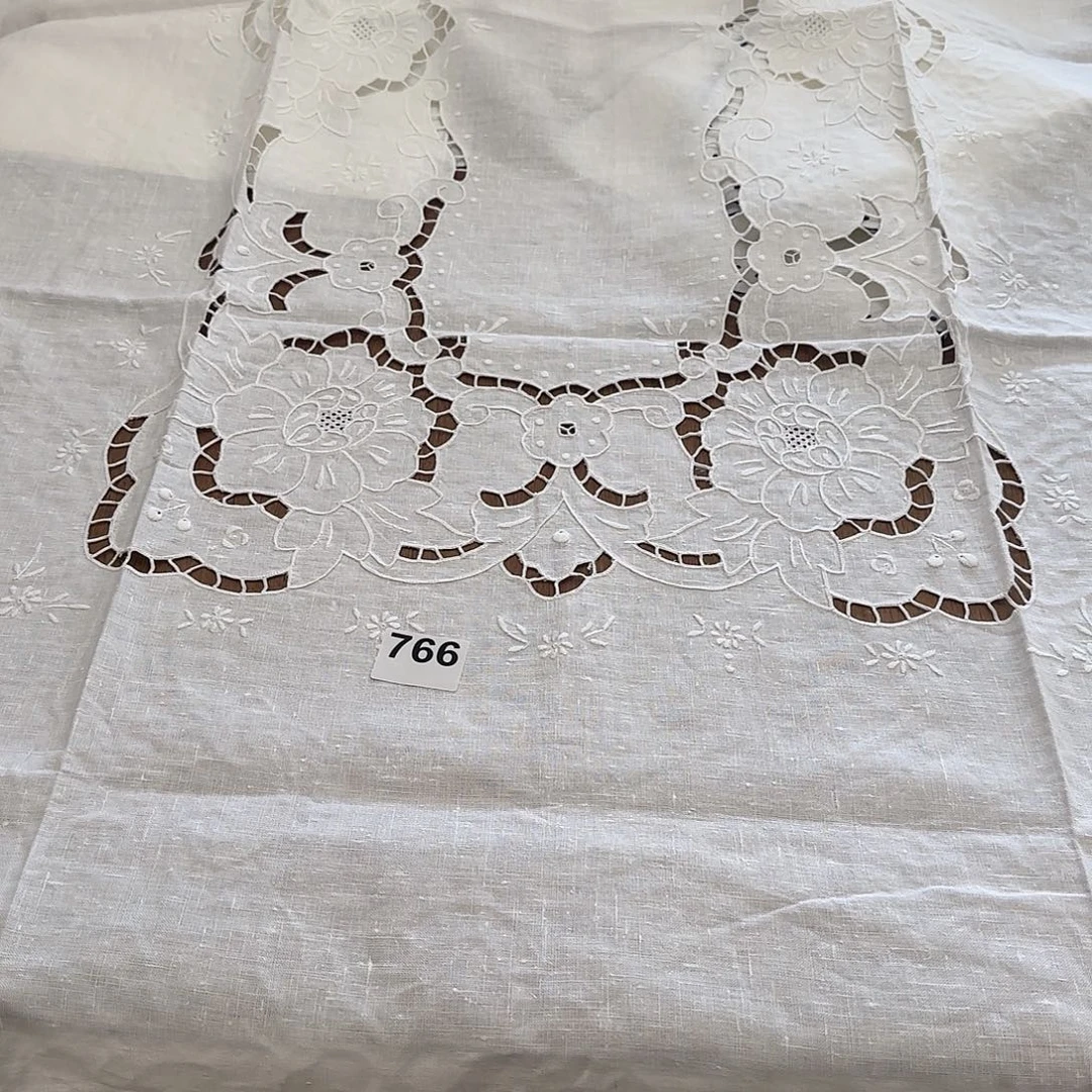 毛绒亚麻手绣1.3✖️1.8桌布766号