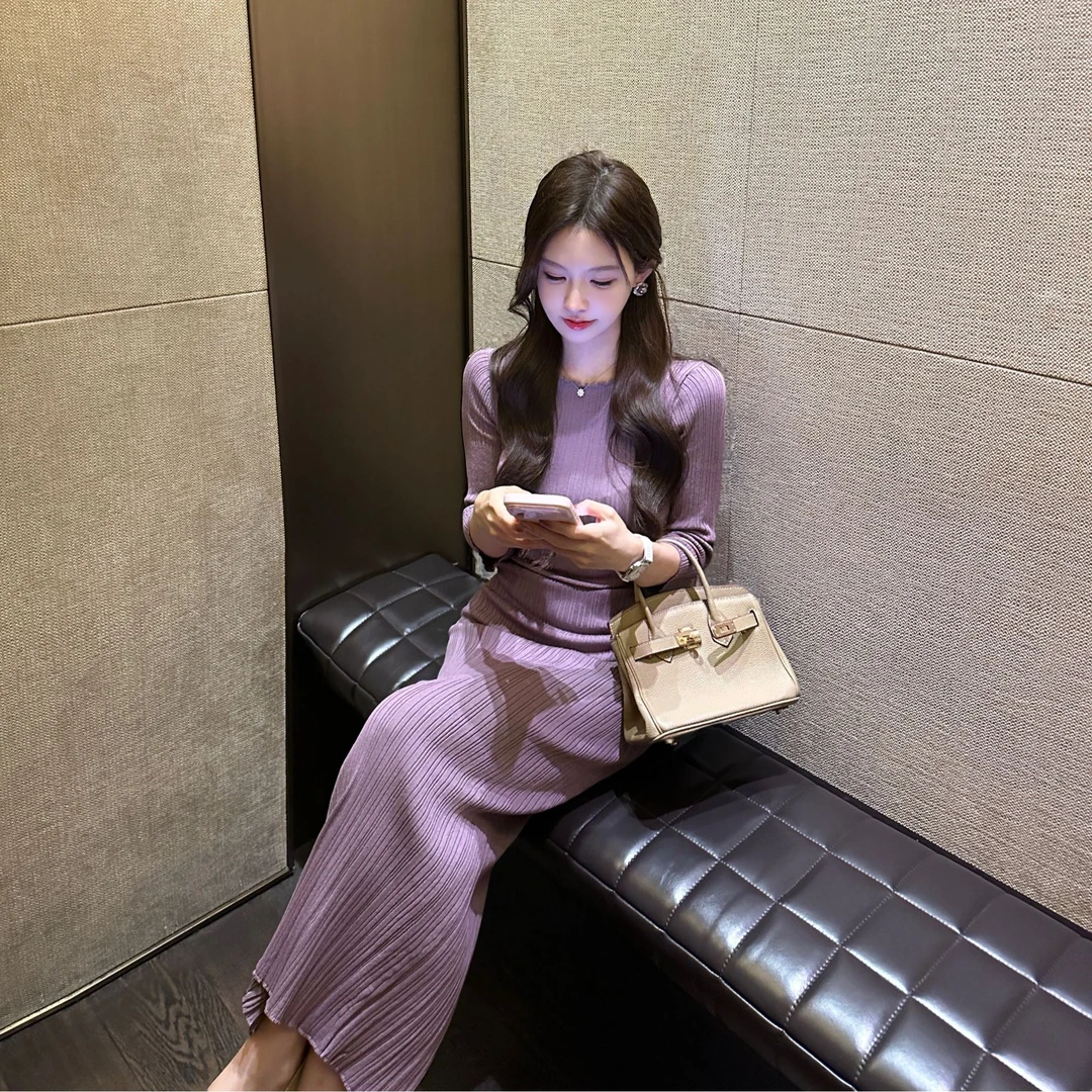小岚同学「淡颜韩女」显瘦气质时尚修身针织收腰小众设计感连衣裙