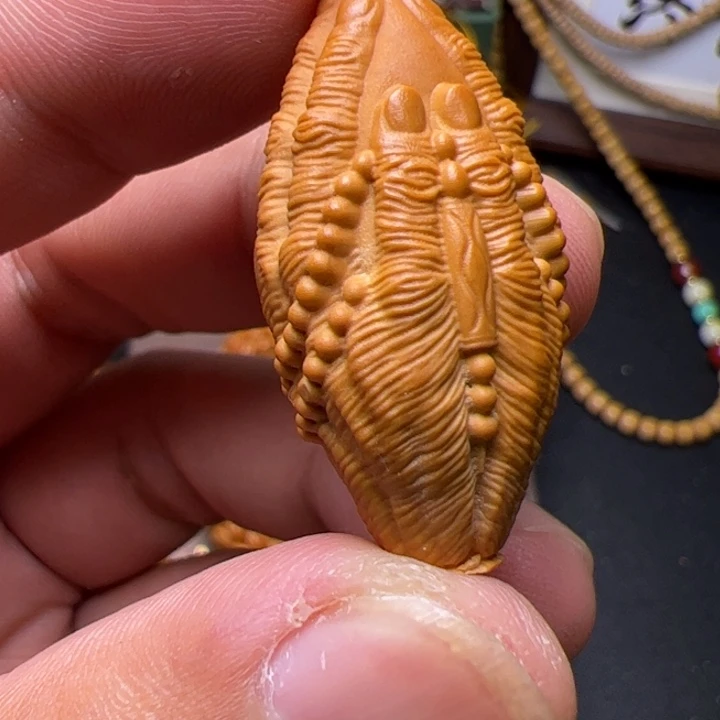 刘***严猴头核桃吊坠噢看看