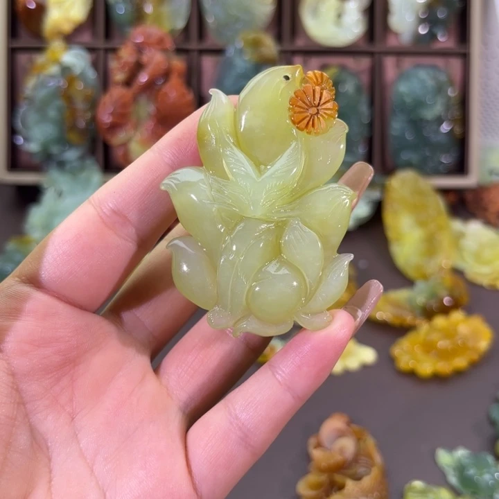 未镶嵌蛇纹石玉颈饰