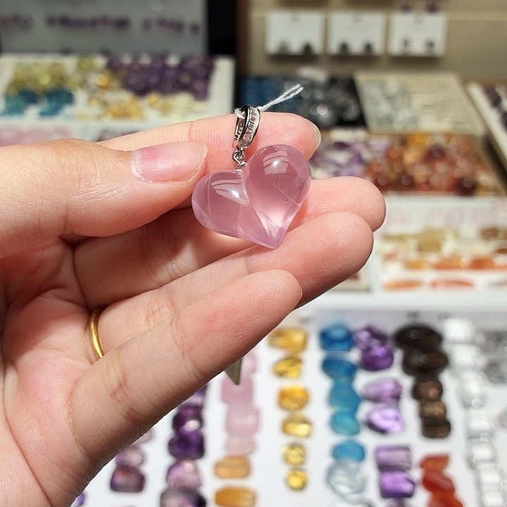 水晶吊坠(不含链)未镶嵌粉水 爱心 屁桃 成品 吊坠