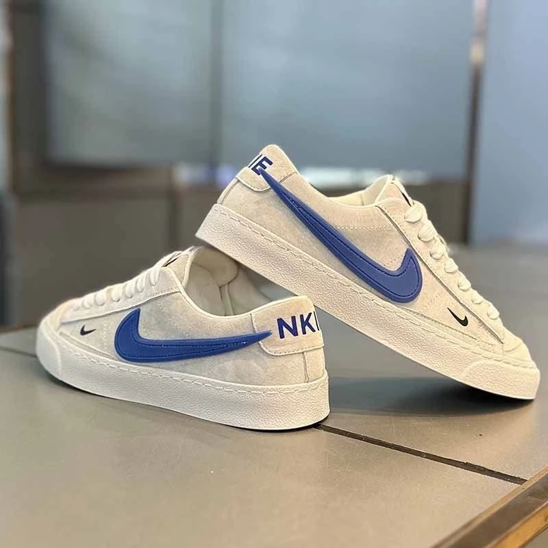 男鞋2025年秋季新款网红爆款轻质软底网面透气轻奢板鞋运动休闲鞋