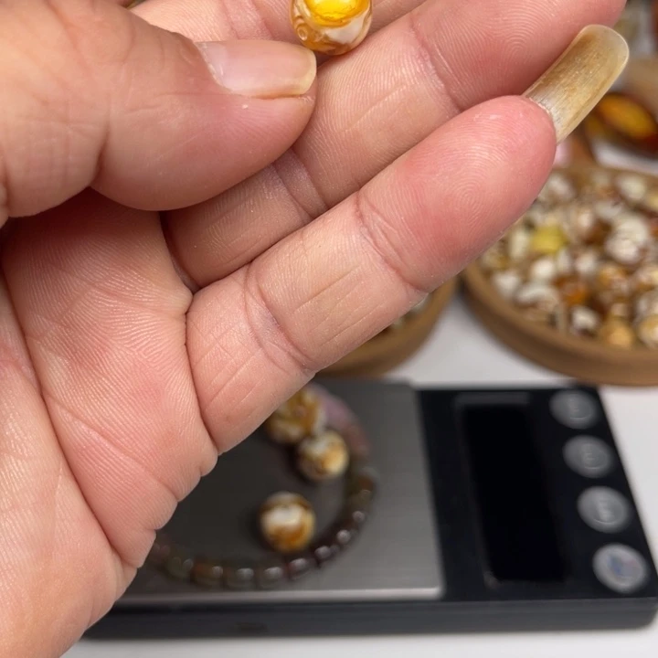 未镶嵌琥珀裸石33号