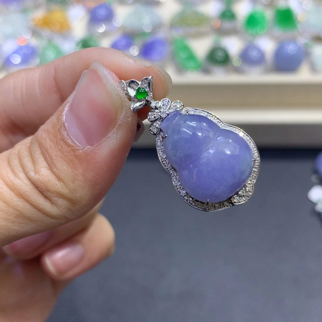 翡翠颈饰18K金镶嵌翡翠