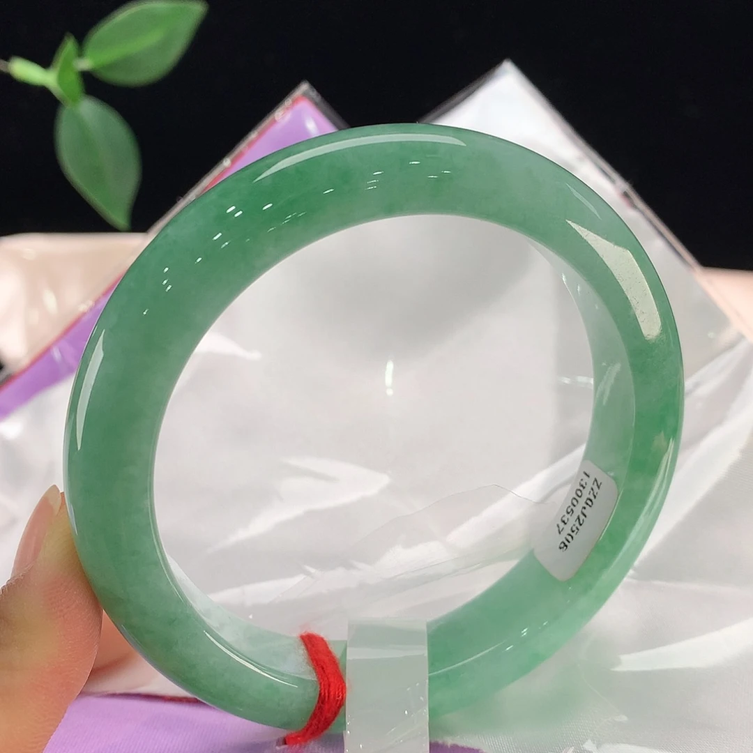 翡翠未镶嵌手镯0537
