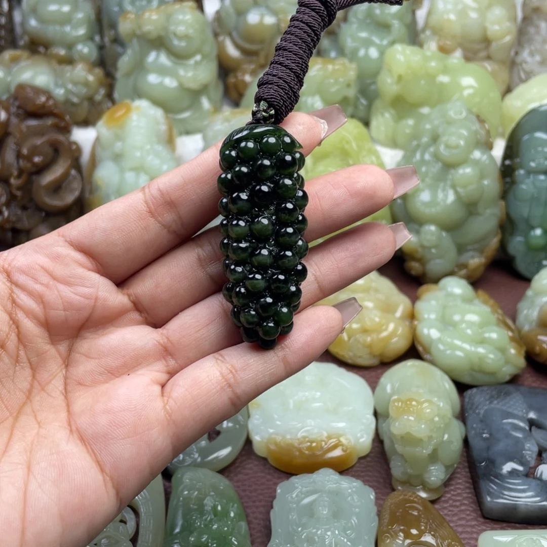 和田玉未镶嵌颈饰超****。