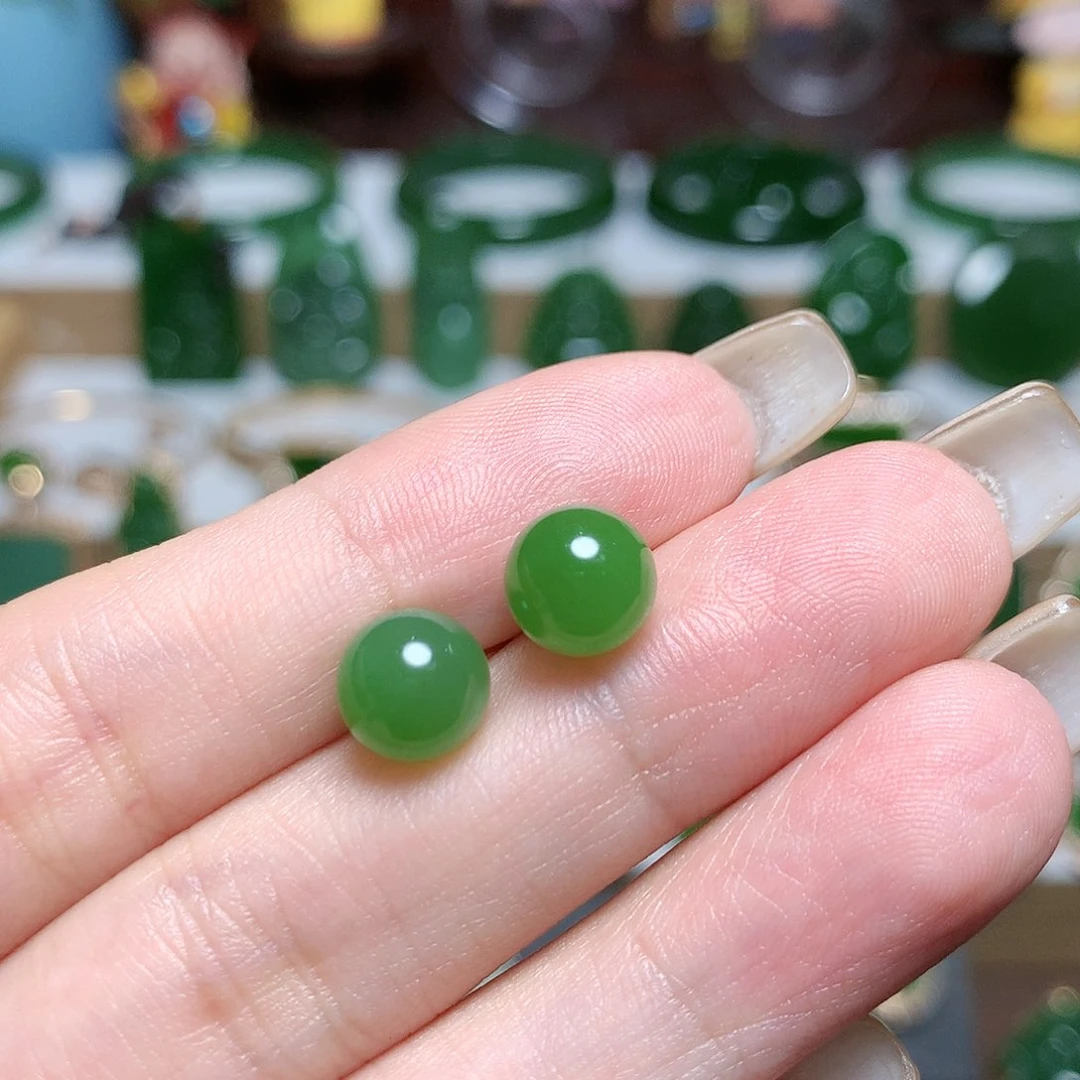 18K金镶嵌和田玉（碧玉）耳饰