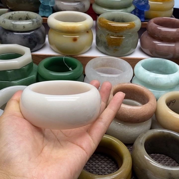 石英岩玉手镯未镶嵌赵*～