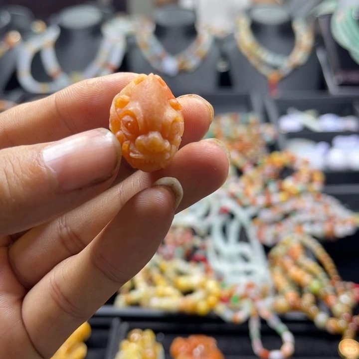 颈饰未镶嵌翡翠三通