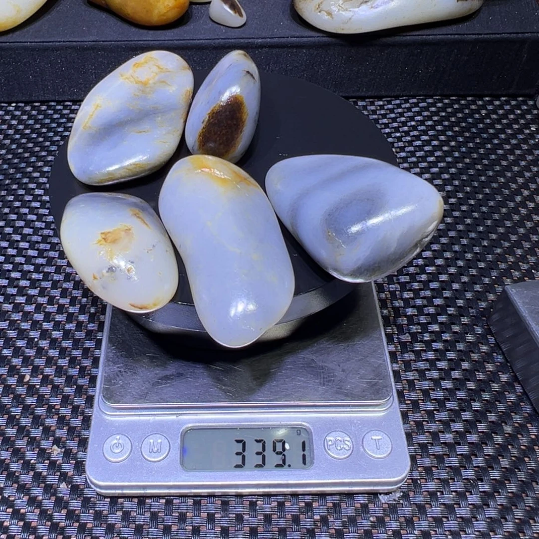 自***业和田玉（子料）未镶嵌吊坠(不含链)339