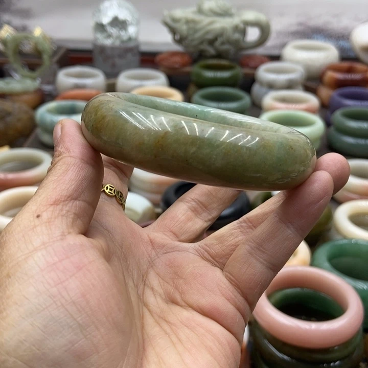 石英岩玉未镶嵌手镯海洋精灵