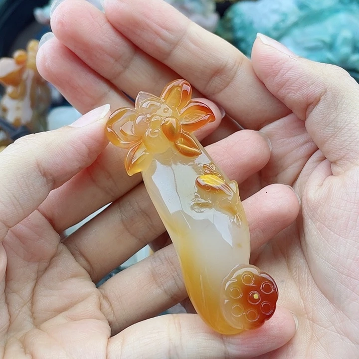 玛瑙/玉髓颈饰未镶嵌崔*笑