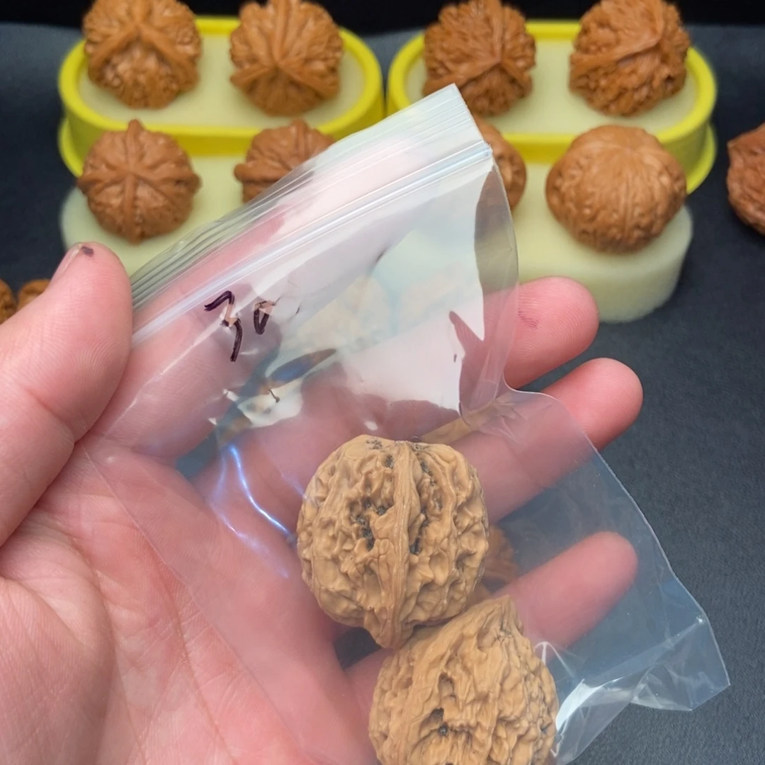 瀺***文玩核桃把件无相30