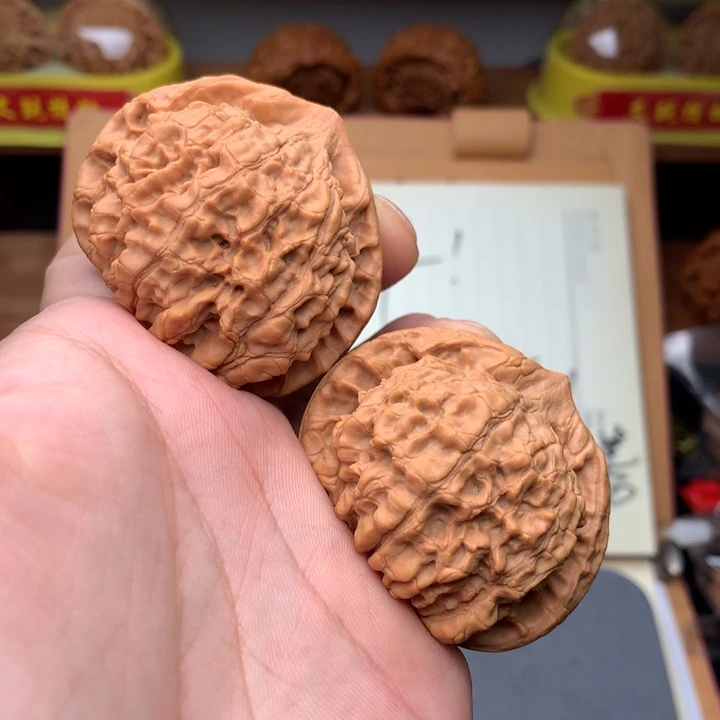 文玩核桃吊坠大官帽