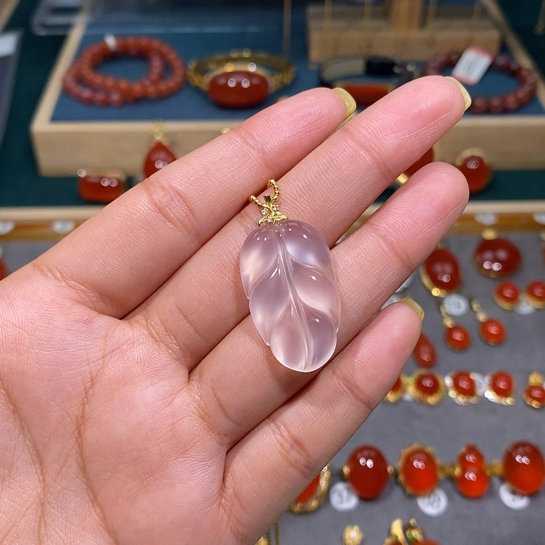 玛瑙/玉髓18K金镶嵌颈饰