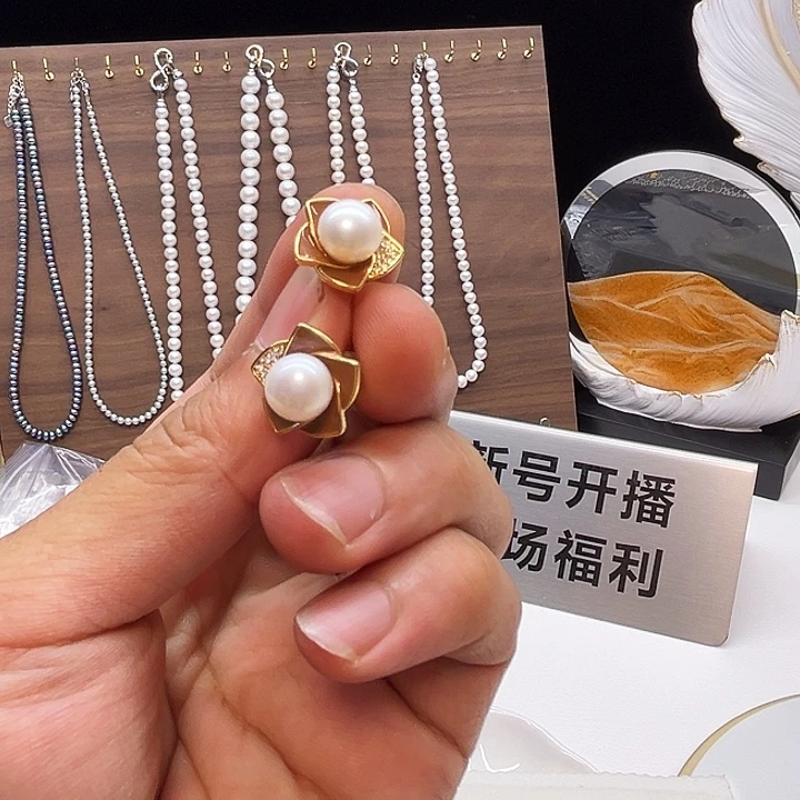 银S925镶嵌耳饰淡水珍珠