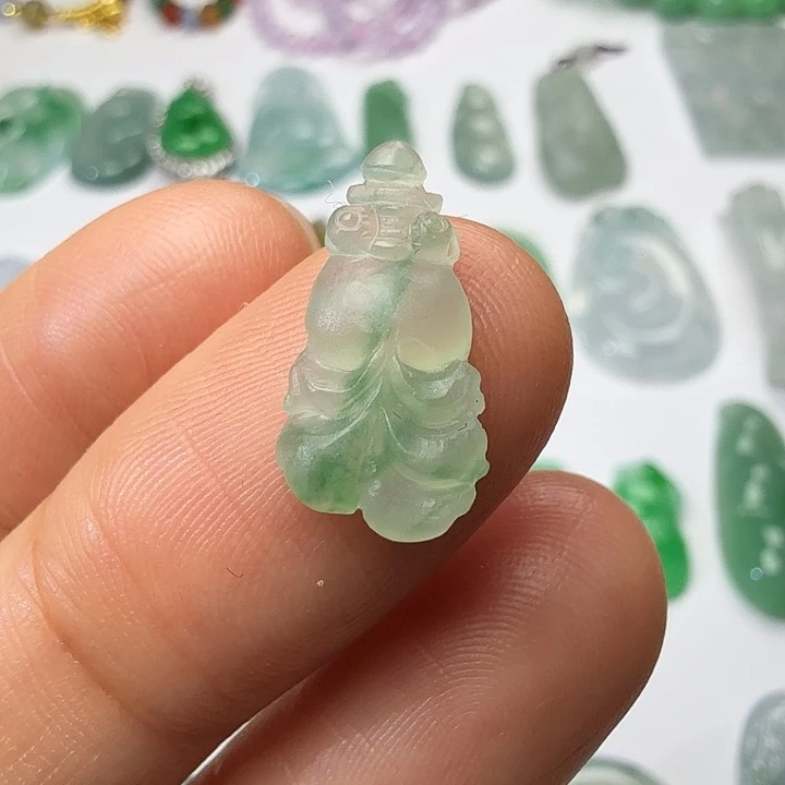 定制翡翠未镶嵌天然缅甸翡翠金鱼