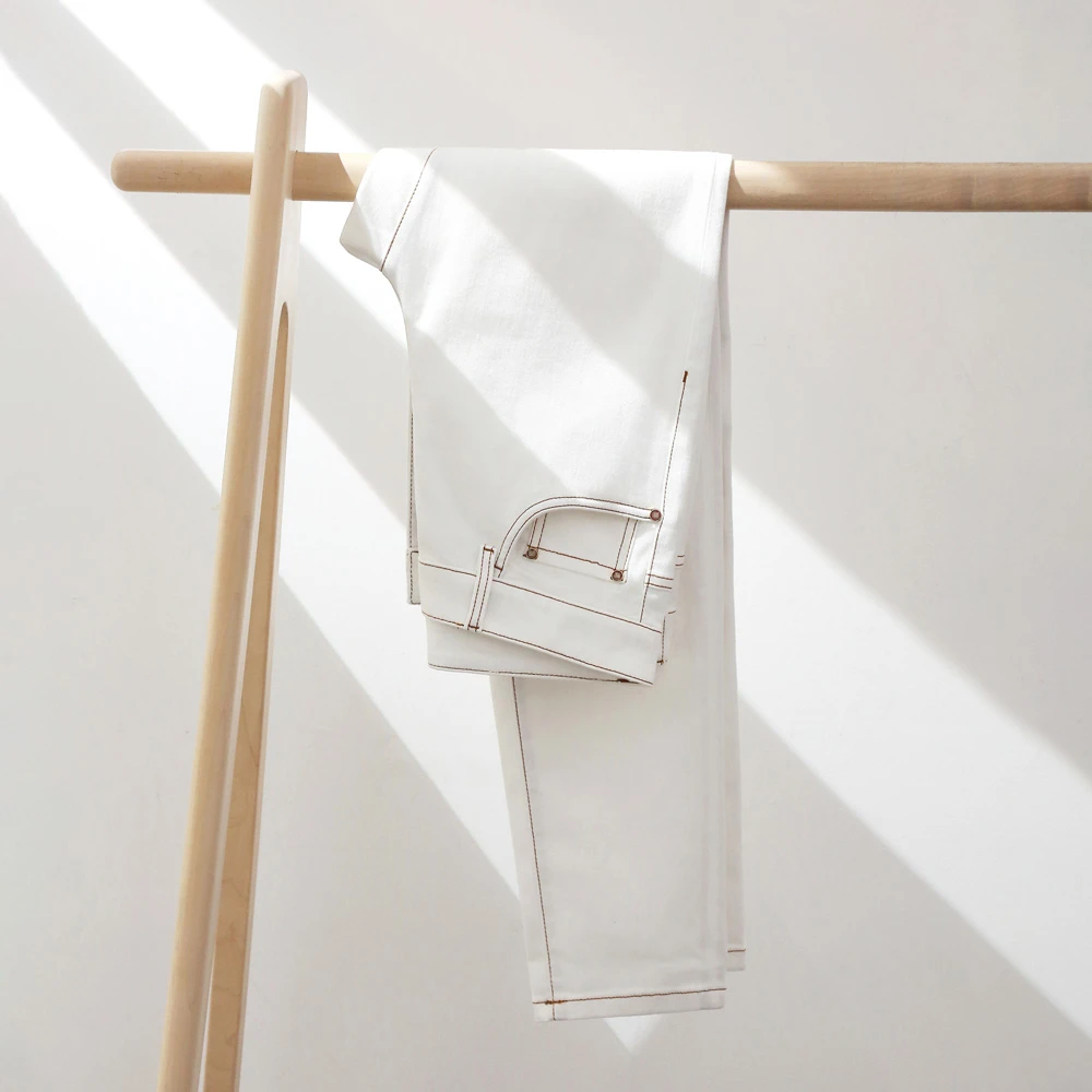 2025年高档春夏款男士牛仔裤微弹修身小直筒米白色百搭中腰长裤