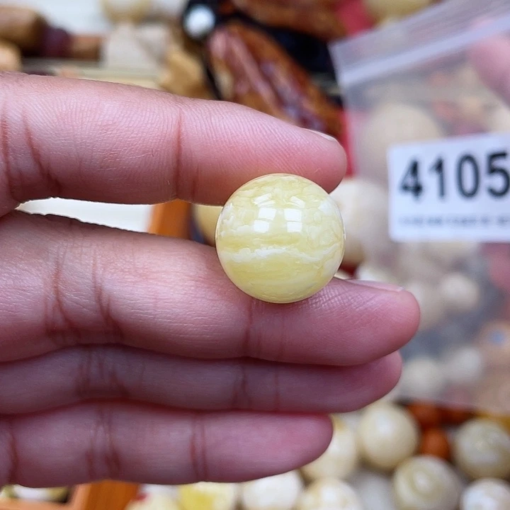 蜜蜡未镶嵌珠宝奇石17.9