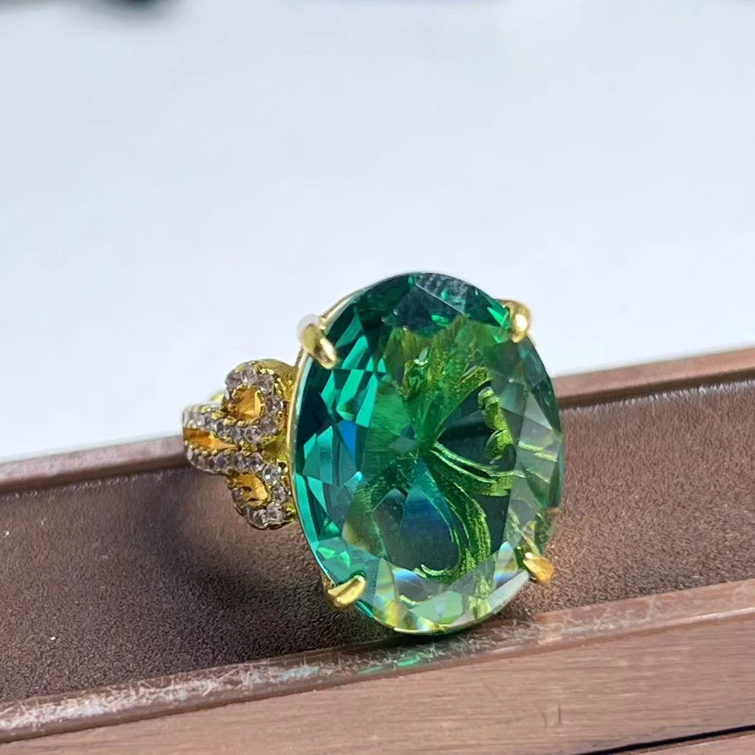 绿椭圆时尚戒指美观大气美轮美奂尽显魅力