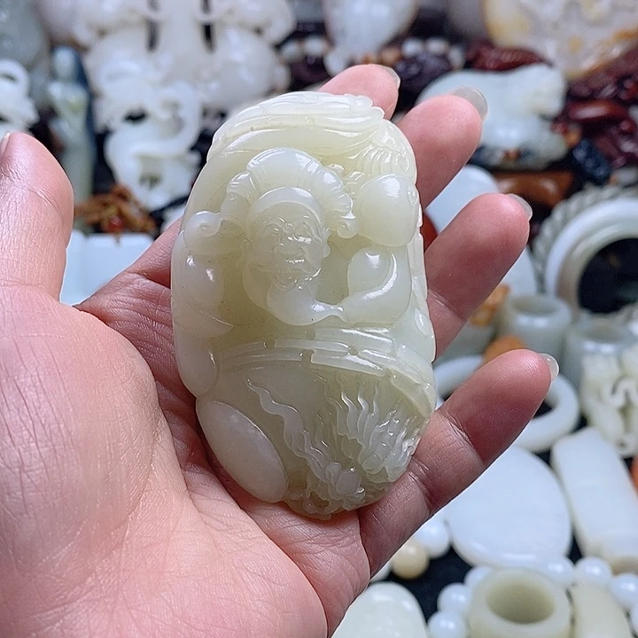 和田玉未镶嵌把件