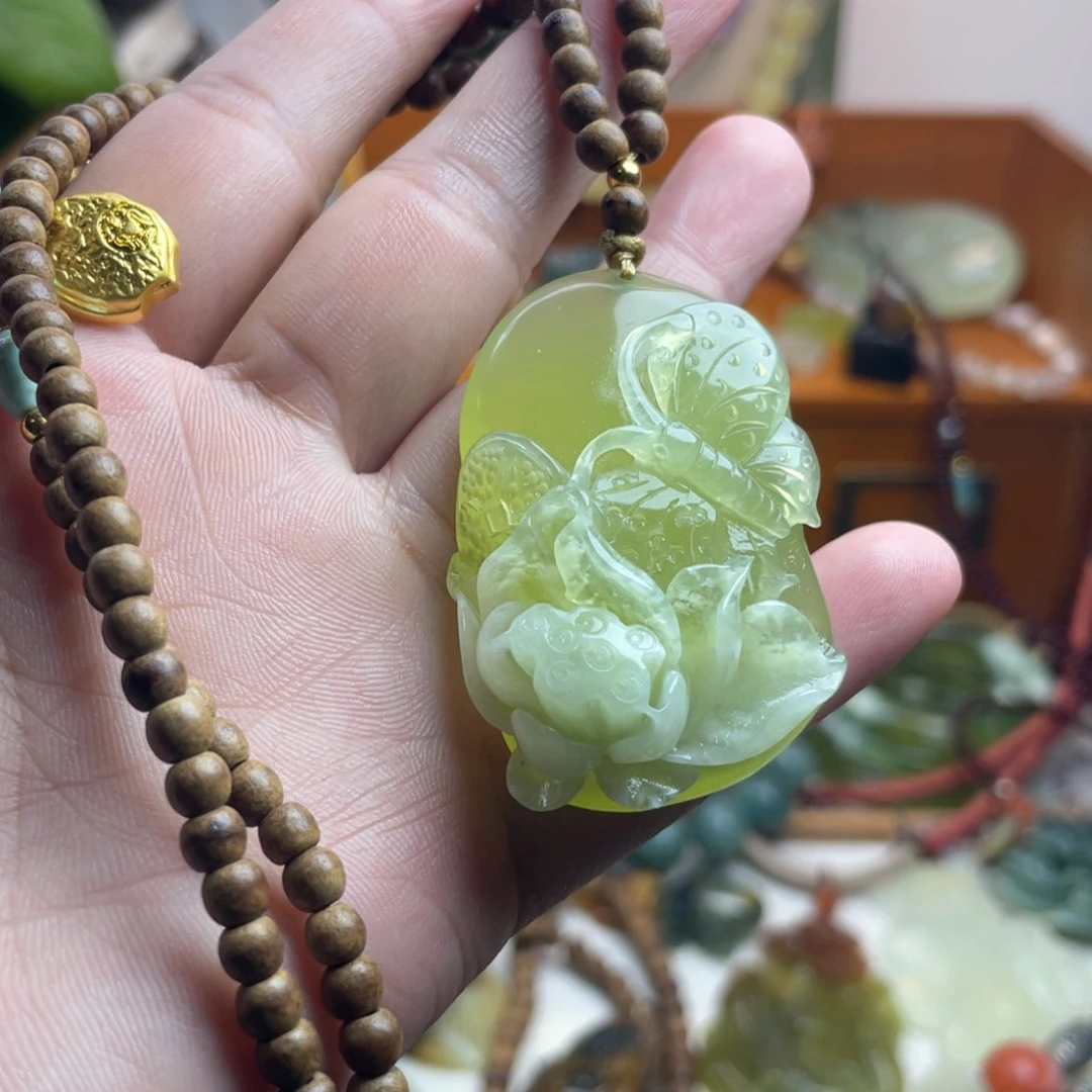 蛇纹石玉未镶嵌吊坠