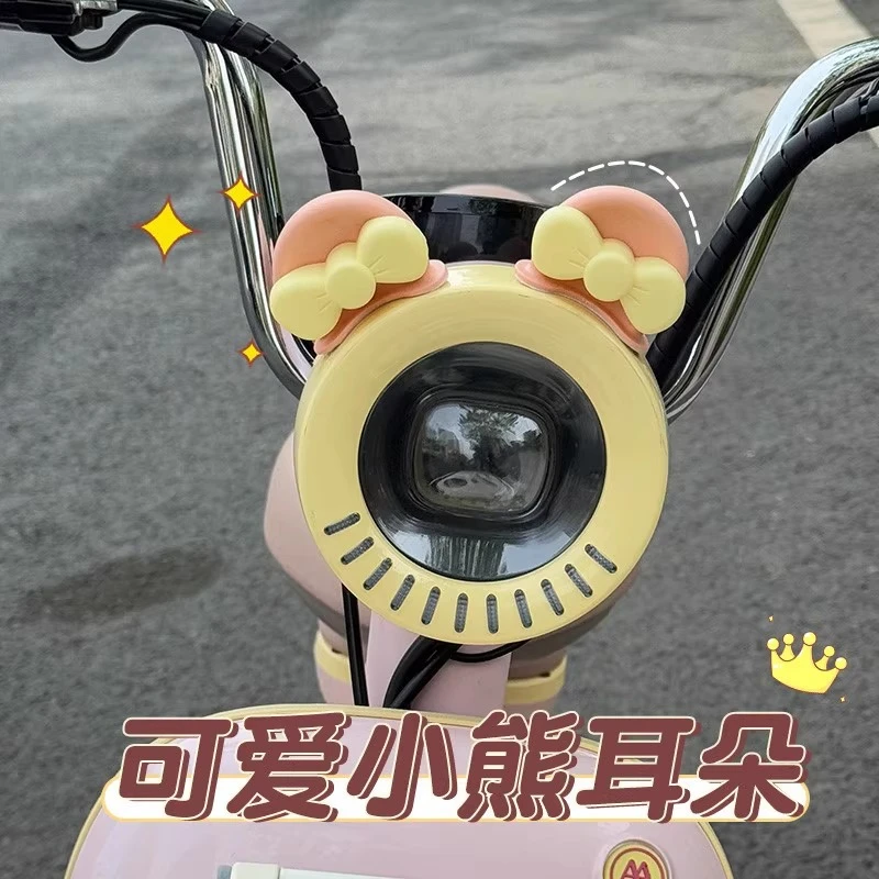 电动车熊耳朵装饰头盔摆件可爱适用爱玛雅迪台铃电瓶车车贴小配件