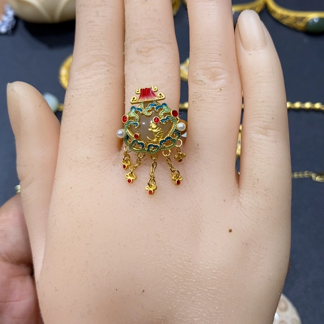 和田玉戒指银S925镀金镶嵌九*