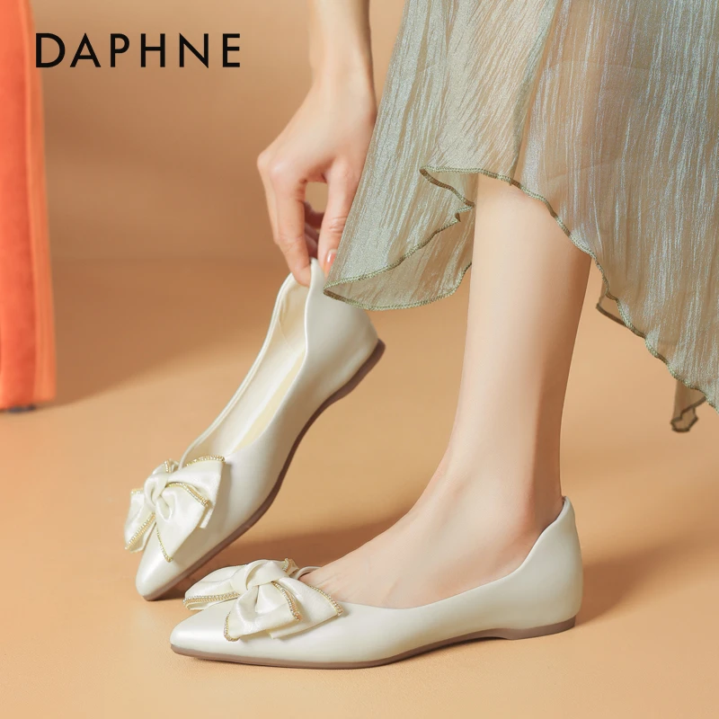 达芙妮品牌正品秋季法式浅口单鞋百搭仙女风软底尖头平底鞋配裙子